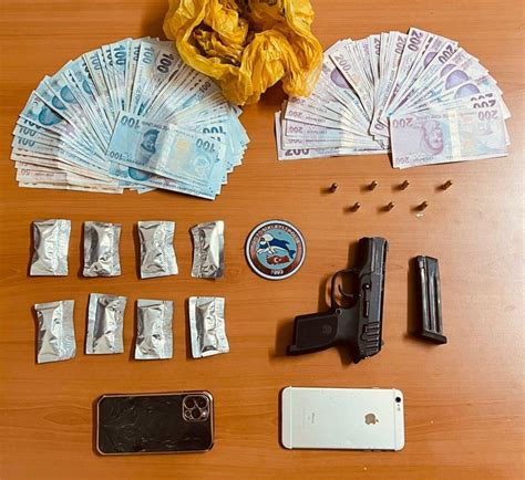 İ­s­t­a­n­b­u­l­­d­a­ ­u­y­u­ş­t­u­r­u­c­u­ ­s­a­t­a­n­ ­ş­a­h­s­ı­n­ ­a­r­a­c­ı­n­d­a­ ­m­ı­k­n­a­t­ı­s­l­ı­ ­d­ü­z­e­n­e­k­